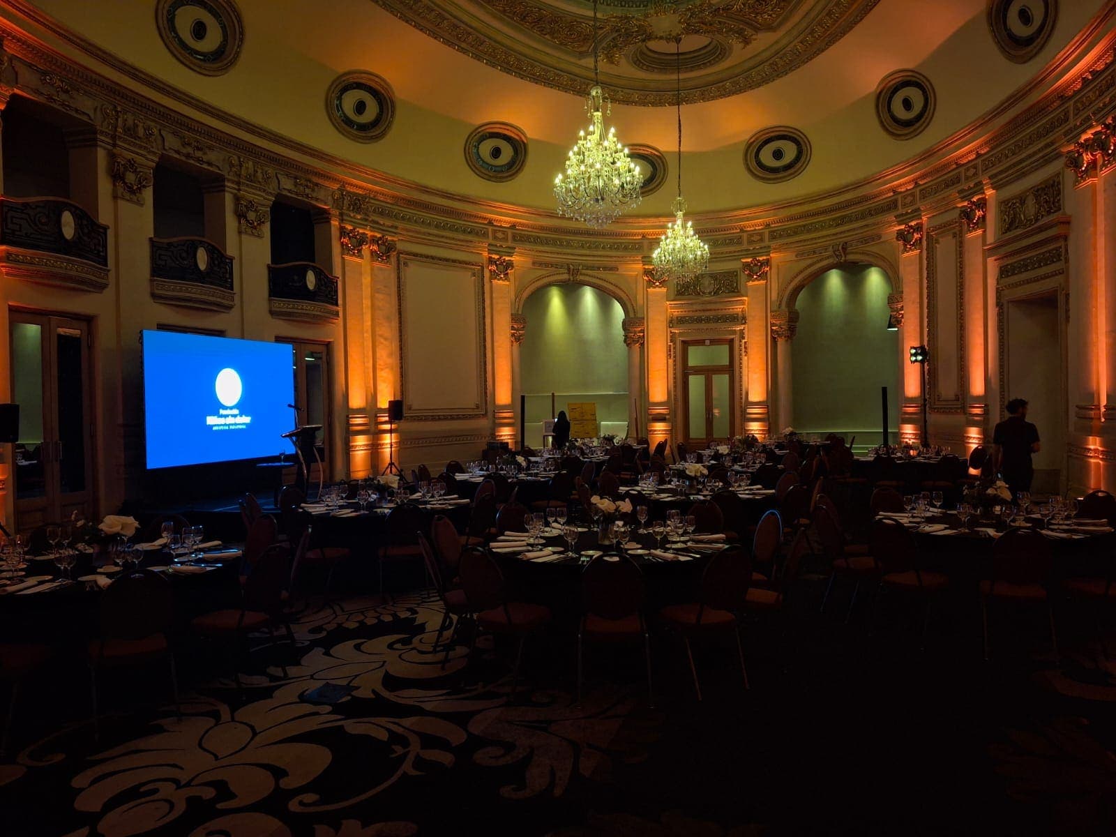 Producción técnica para cena de gala en Dore